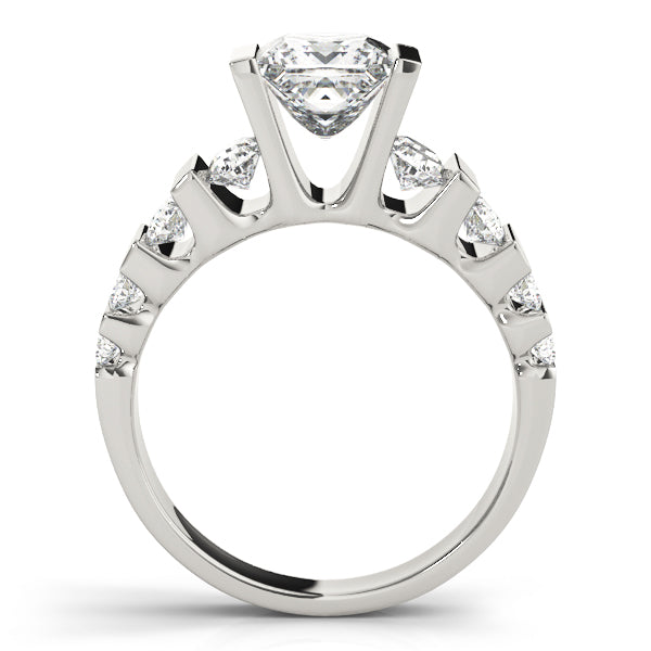 Round Engagement Ring M80415