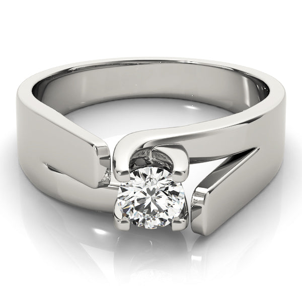 Round Engagement Ring M82024