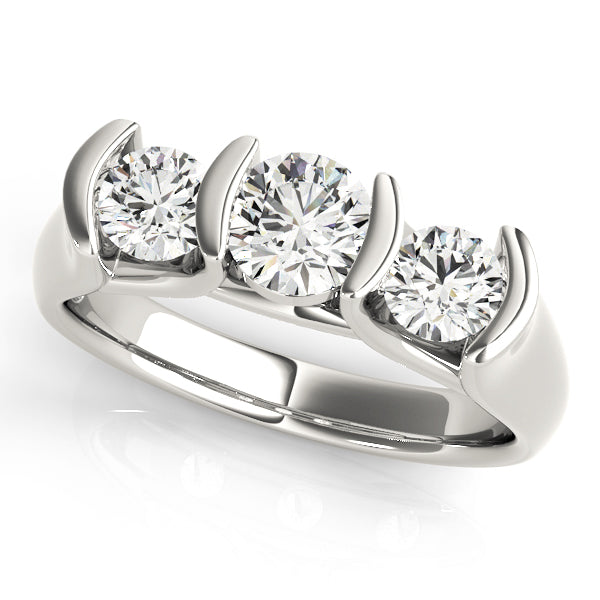 Round Engagement Ring M82390-1