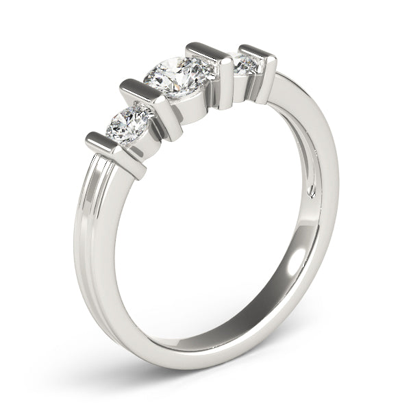 Round Engagement Ring M82567-1