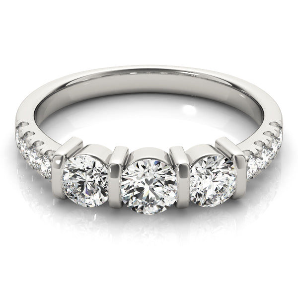 Round Engagement Ring M82738