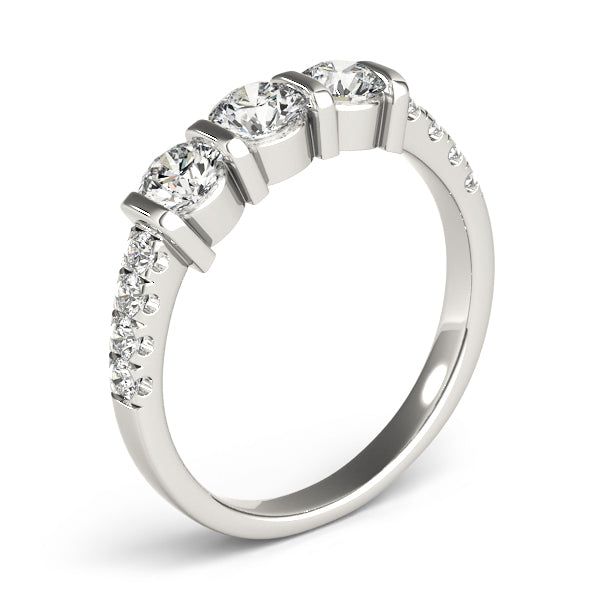 Round Engagement Ring M82738