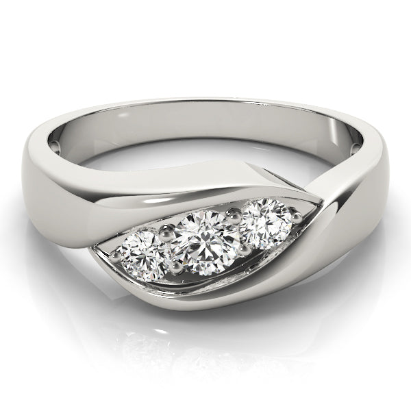 Round Engagement Ring M82741