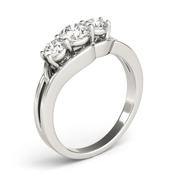 Round Engagement Ring M83822