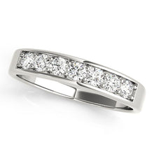 Load image into Gallery viewer, Wedding Band M50077-W

