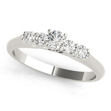 Load image into Gallery viewer, Round Engagement Ring M50323-E
