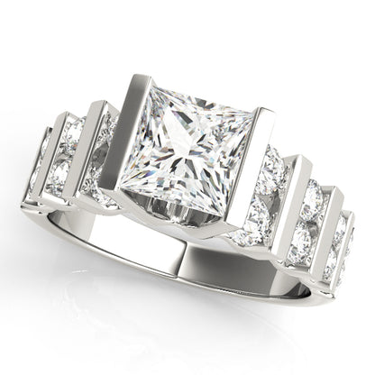 Round Engagement Ring M80415