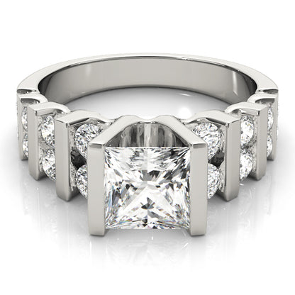 Round Engagement Ring M80415