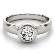 Load image into Gallery viewer, Round Engagement Ring M81752-1
