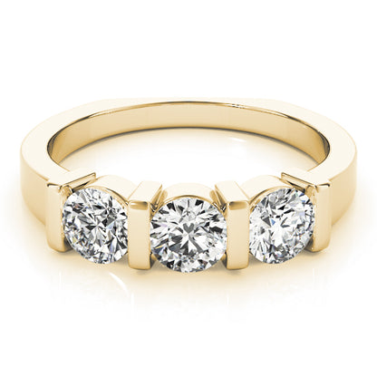 Round Engagement Ring M82337