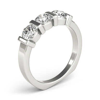 Round Engagement Ring M82337