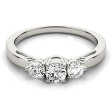 Load image into Gallery viewer, Round Engagement Ring M82394-3
