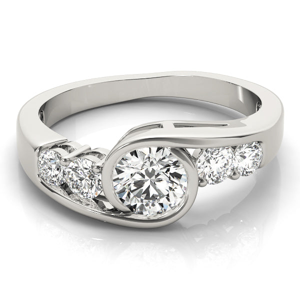 Round Engagement Ring M82408