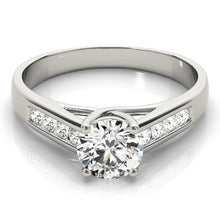 Load image into Gallery viewer, Round Engagement Ring M82413-1
