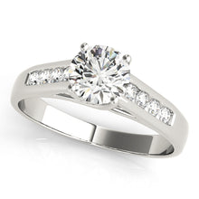 Load image into Gallery viewer, Round Engagement Ring M82413-1
