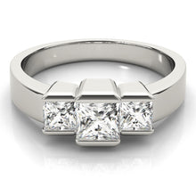 Load image into Gallery viewer, Square Engagement Ring M82572-1
