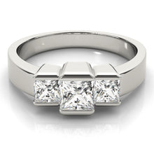 Load image into Gallery viewer, Square Engagement Ring M82572-11/2
