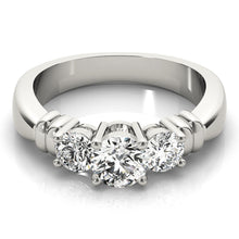 Load image into Gallery viewer, Round Engagement Ring M82579-1
