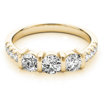 Round Engagement Ring M82738