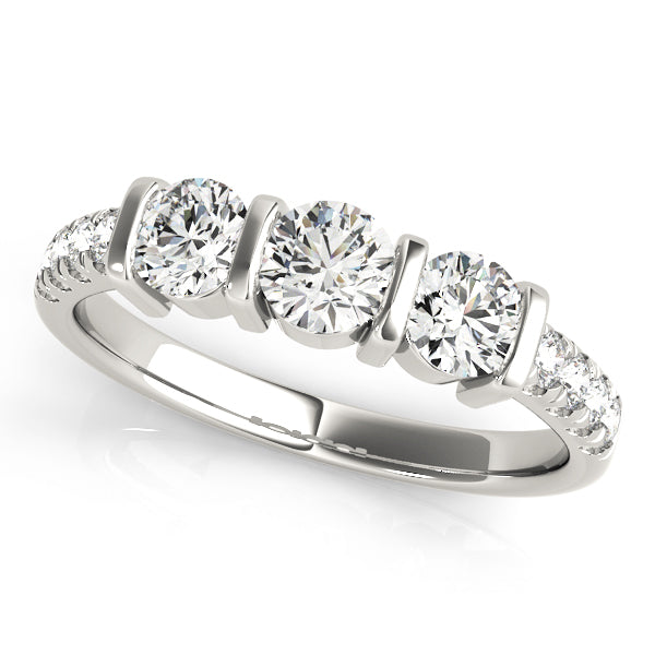 Round Engagement Ring M82738