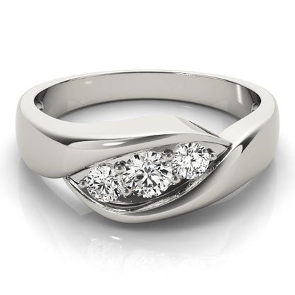Round Engagement Ring M82741