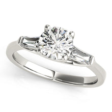 Load image into Gallery viewer, Round Engagement Ring M82753-C
