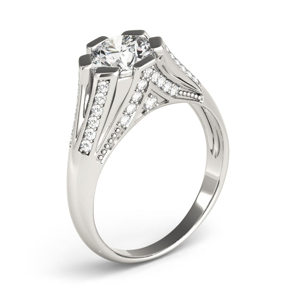 Round Engagement Ring M82780