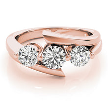 Load image into Gallery viewer, Round Engagement Ring M82956-1
