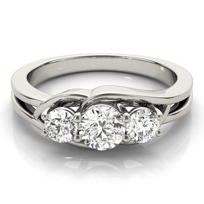 Round Engagement Ring M83822