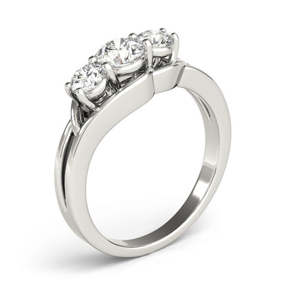 Round Engagement Ring M83822