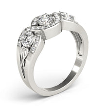 Load image into Gallery viewer, Round Engagement Ring M84119
